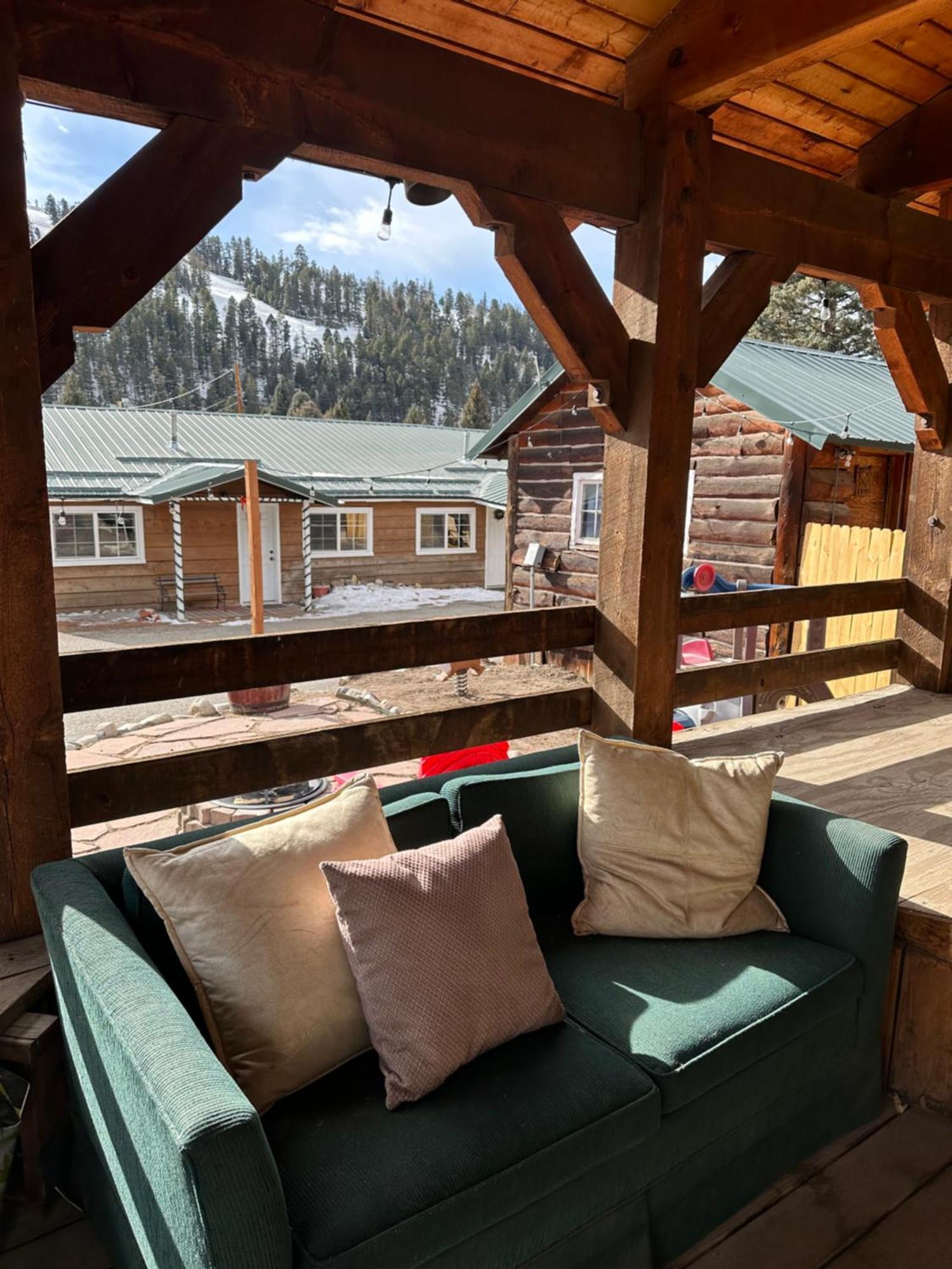 Deer Lodge 레드 리버 외부 사진